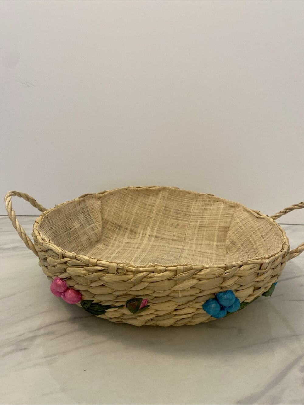 Vintage Wicker Raffia Basket Round Pyrex Dish Carrier Hawaiian Floral 10.5”